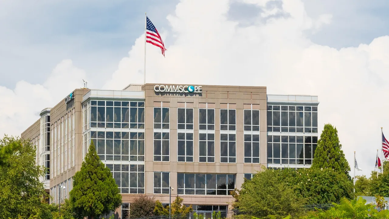 Top 5 Optical Fiber Manufacturers in the United States (2026 Guide) - CommScope